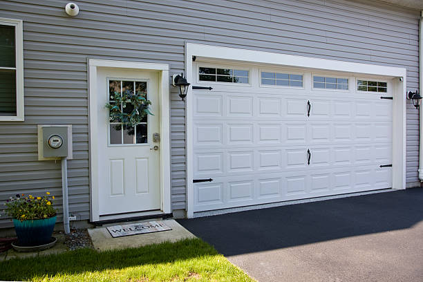 24/7 Emergency Garage Door Panel Replacement experts in Champaign County County, IL